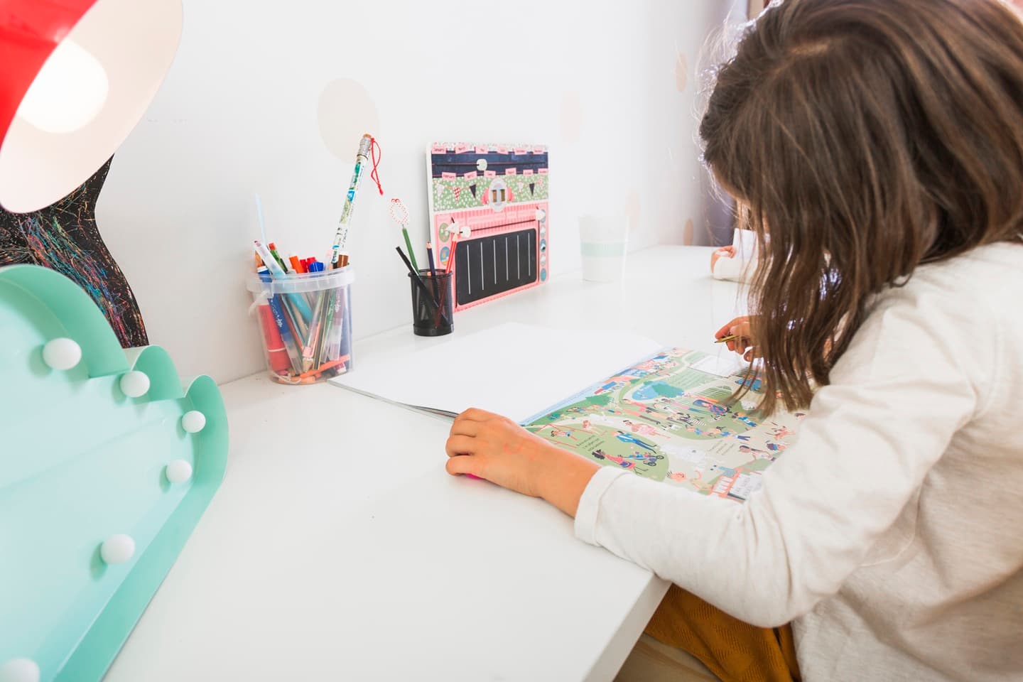 Child learning through guided activities